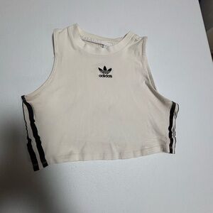 Cropped adidas shirt